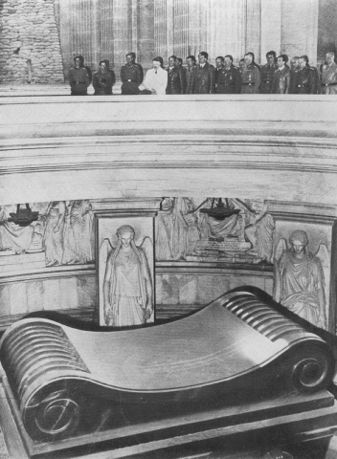 Hitler visits the tomb of Napoleon